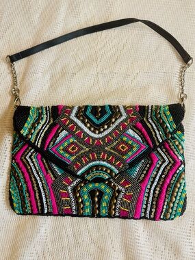 Gorgeous Pink and Teal beaded shoulder bag.In excellent condition.Chain strap.